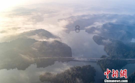 叠方块消消看